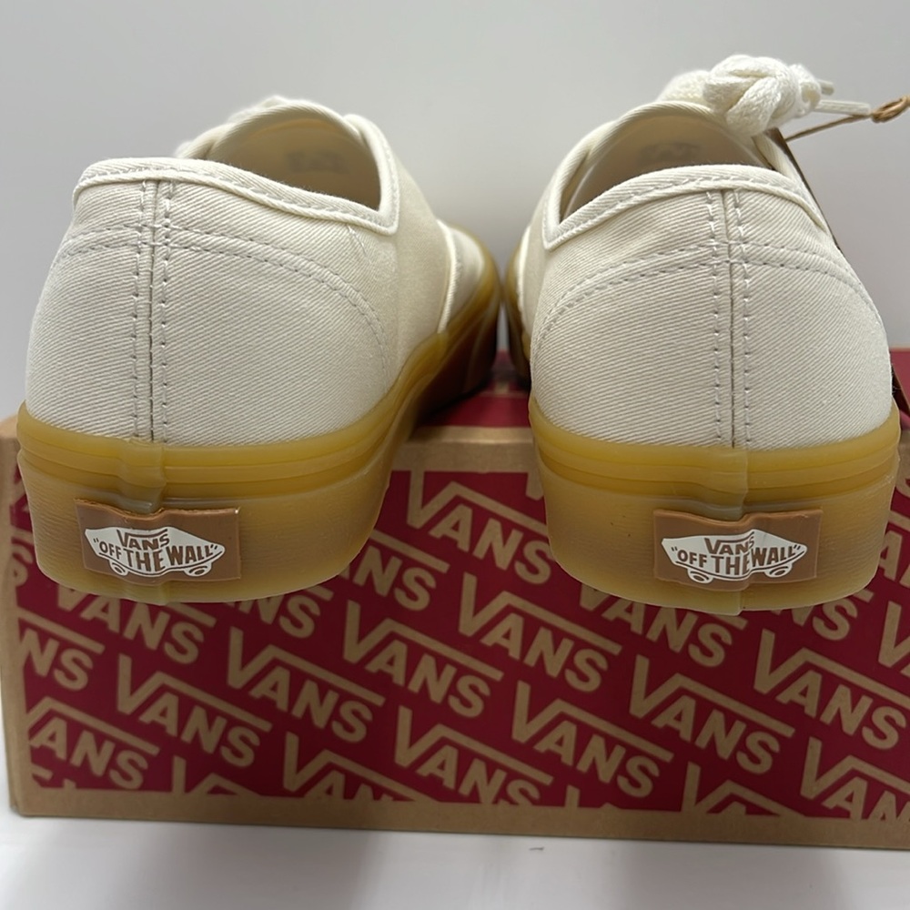 Vans WMNS Authentic
Eco Theory In Our Hands White 
VN0A5KRDTBD
Sneakers - Picture 13 of 16